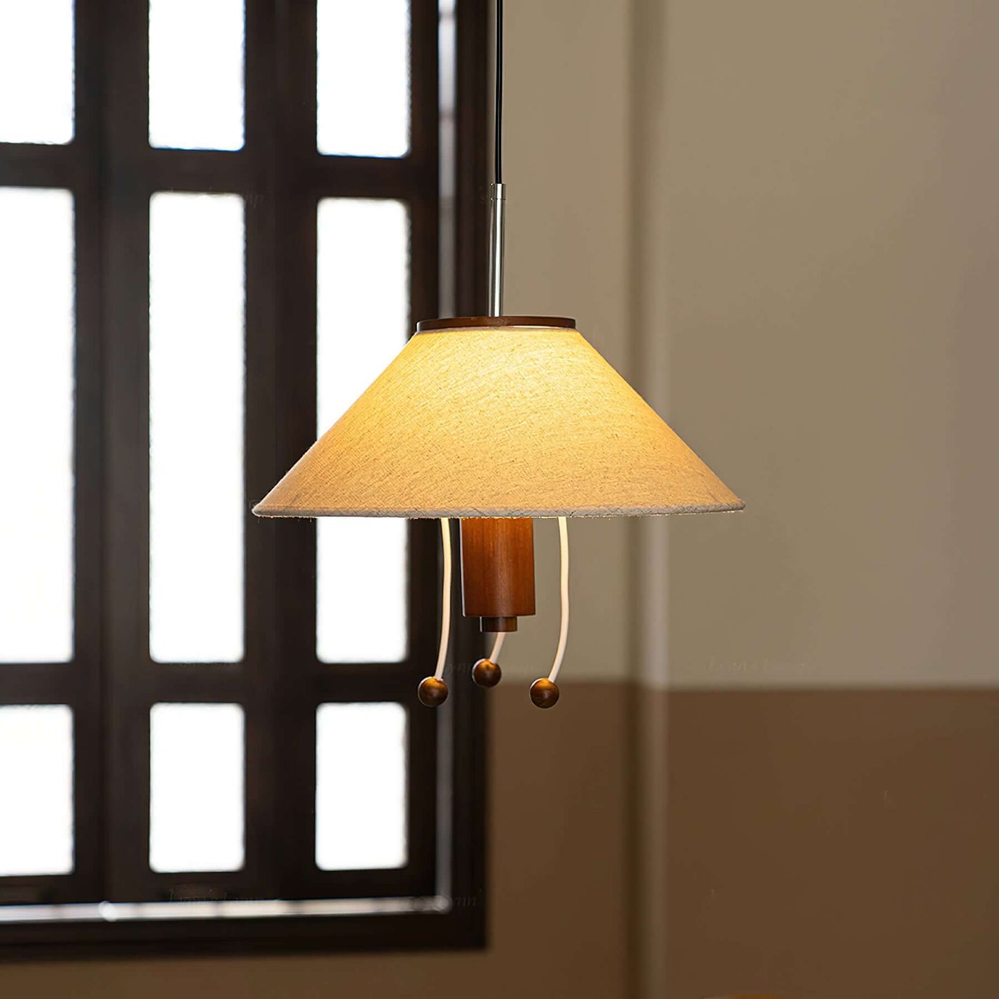 Suspension design pieuvre, noyer et blanc