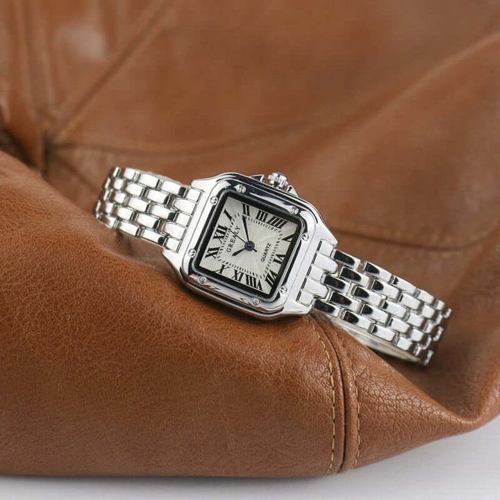 Montre femme carrée avec bracelet en acier