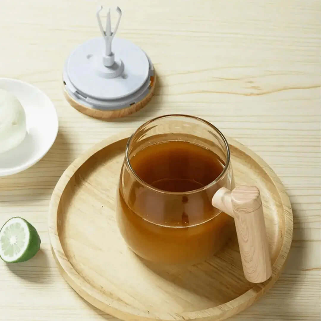Mug auto-mélangeur en bois – Smart Coffee