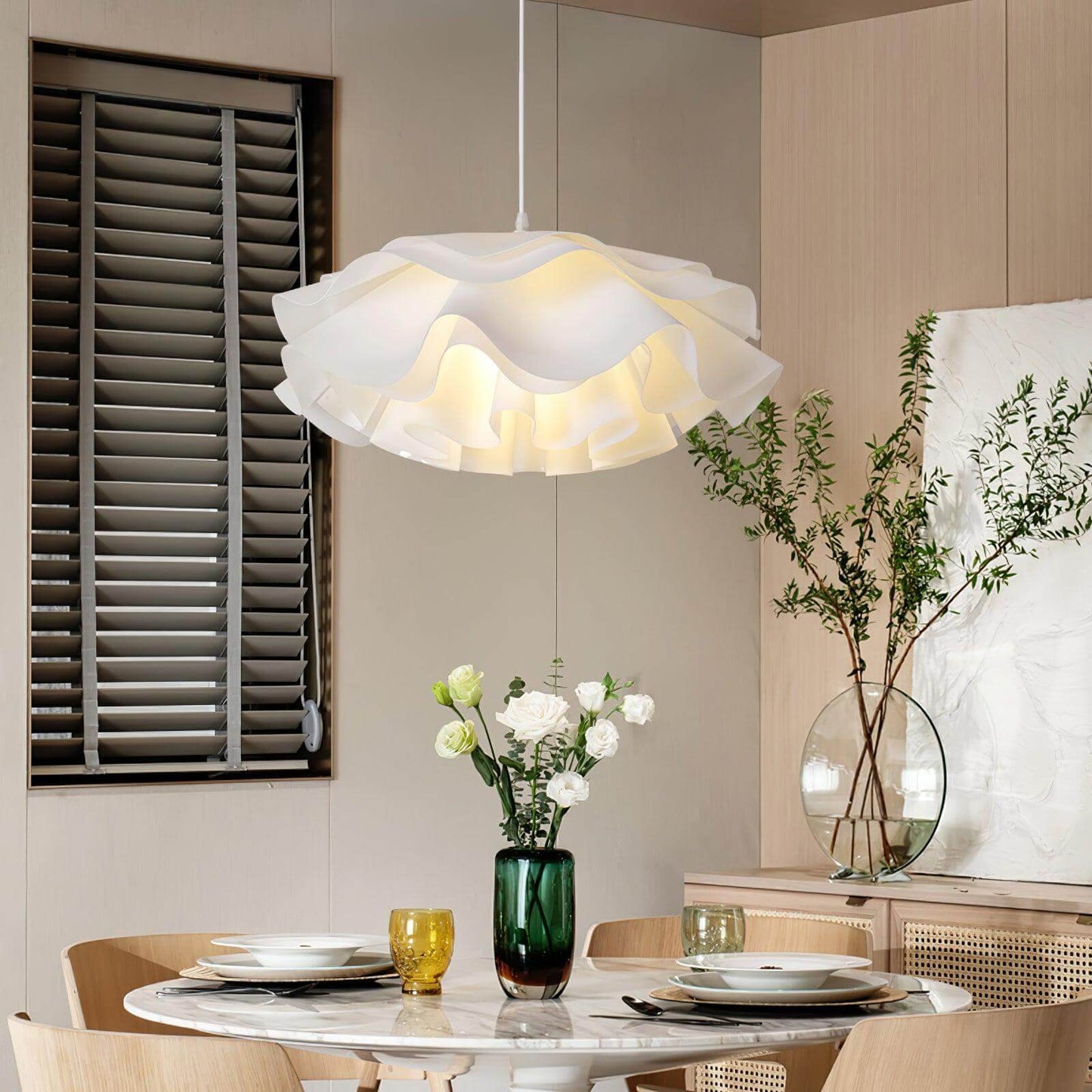 Blumenförmige LED Pendelleuchte Weiß