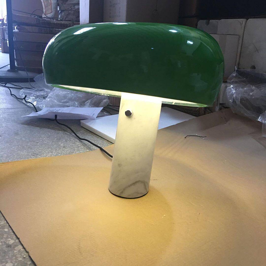 Lampe de table design en marbre