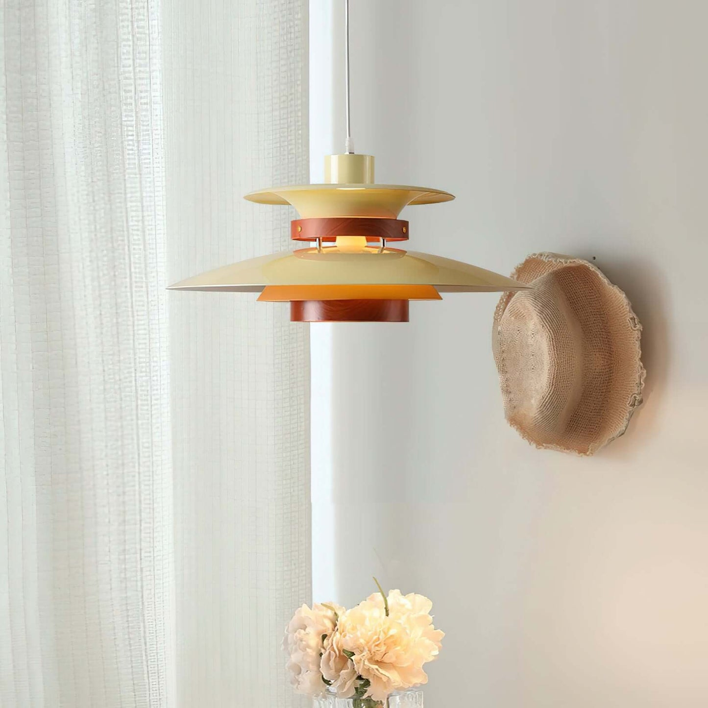 Moderne Metall-Pendelleuchte