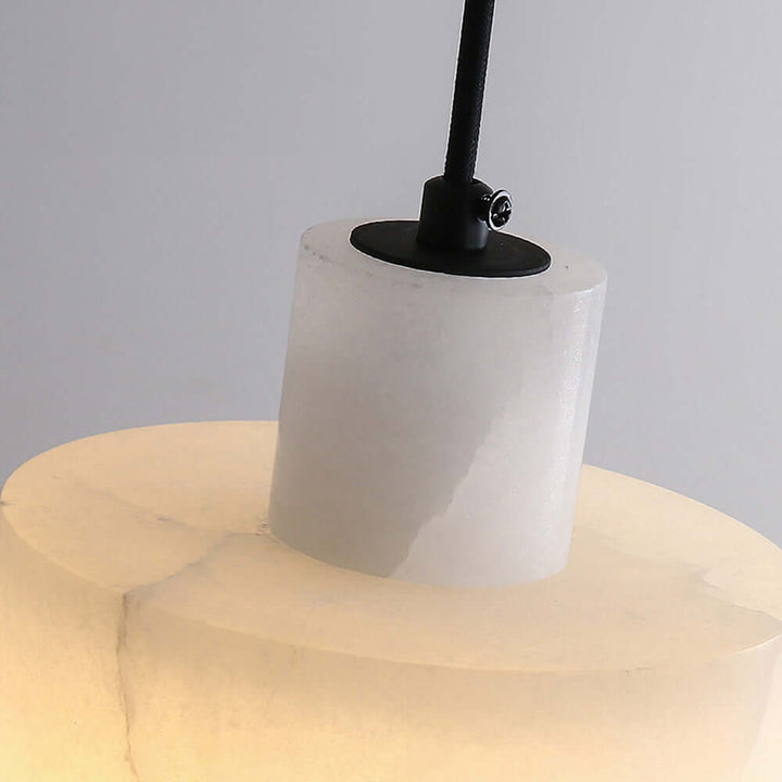 Suspension minimaliste en marbre