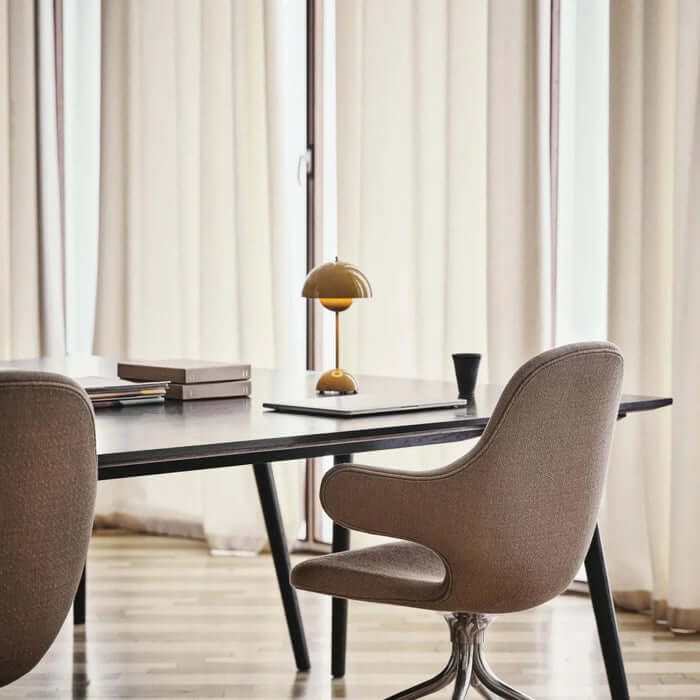 Lampe de table LED à intensité variable, design moderne