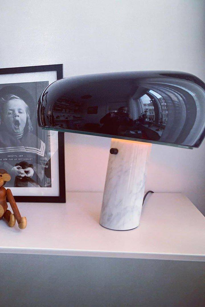 Lampe de table design en marbre