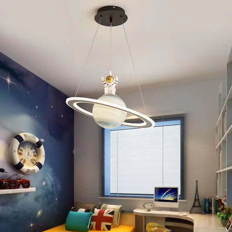 Lampe suspendue LED pour chambre d'enfant au design planétaire