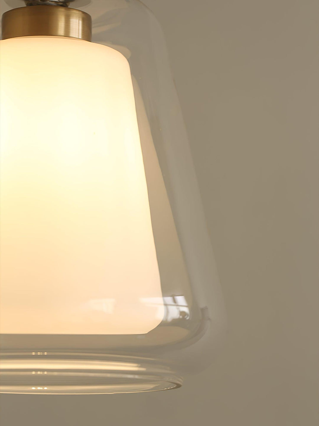 Suspension moderne en verre