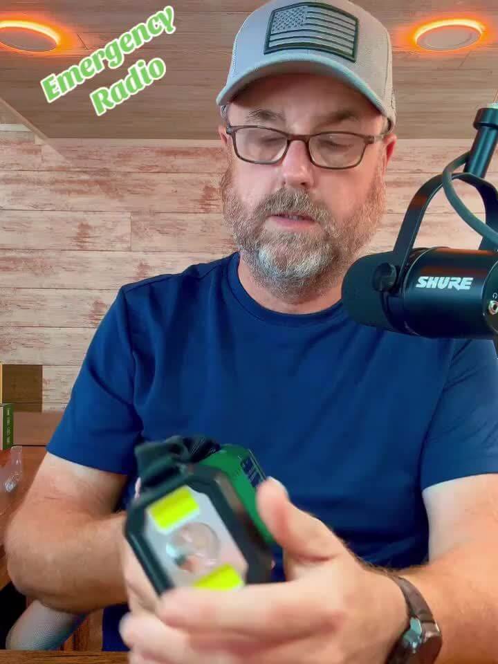 Multifunktionales Notfallradio mit Solar & Kurbel