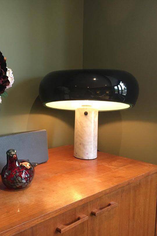 Lampe de table design en marbre
