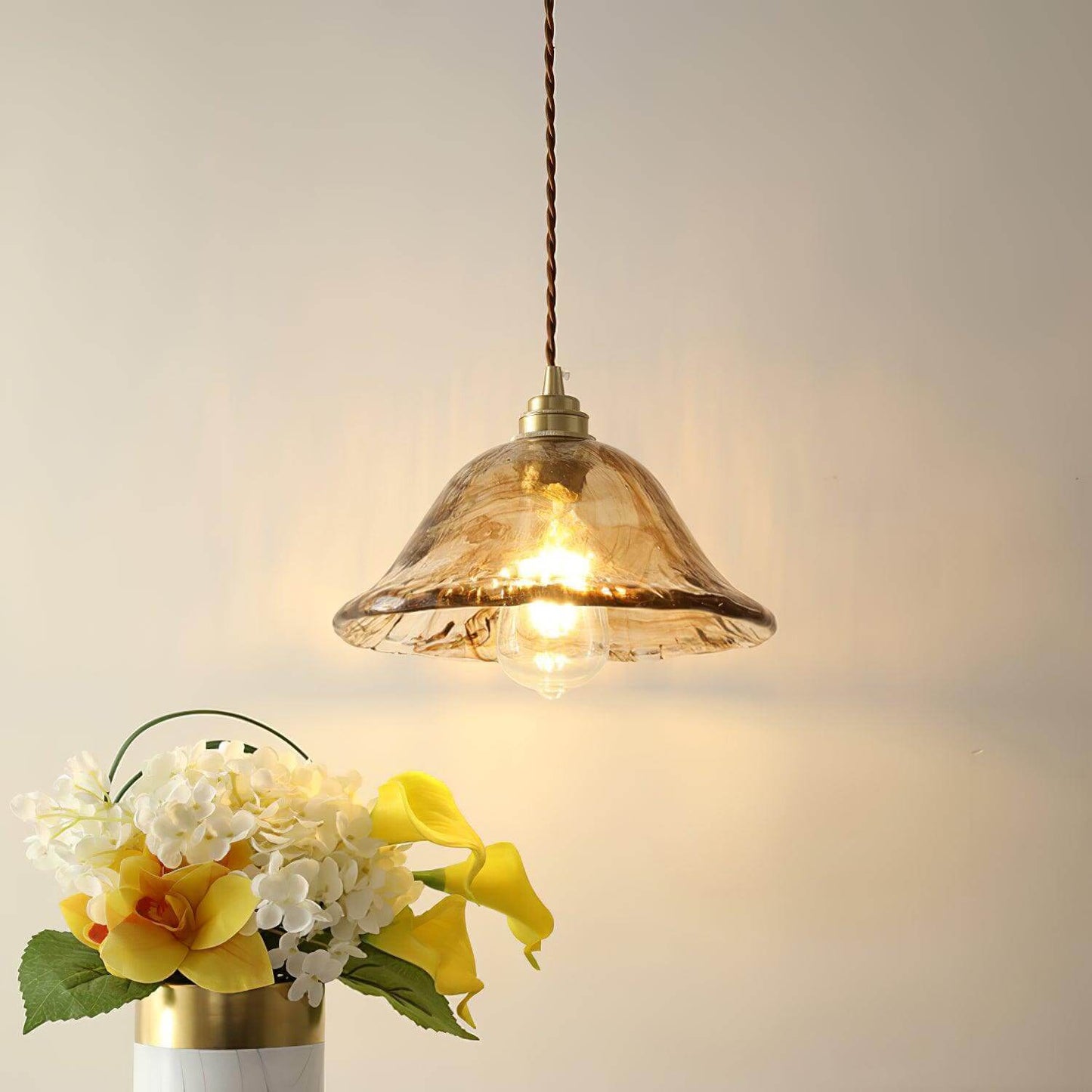 Suspension vintage en verre marron clair