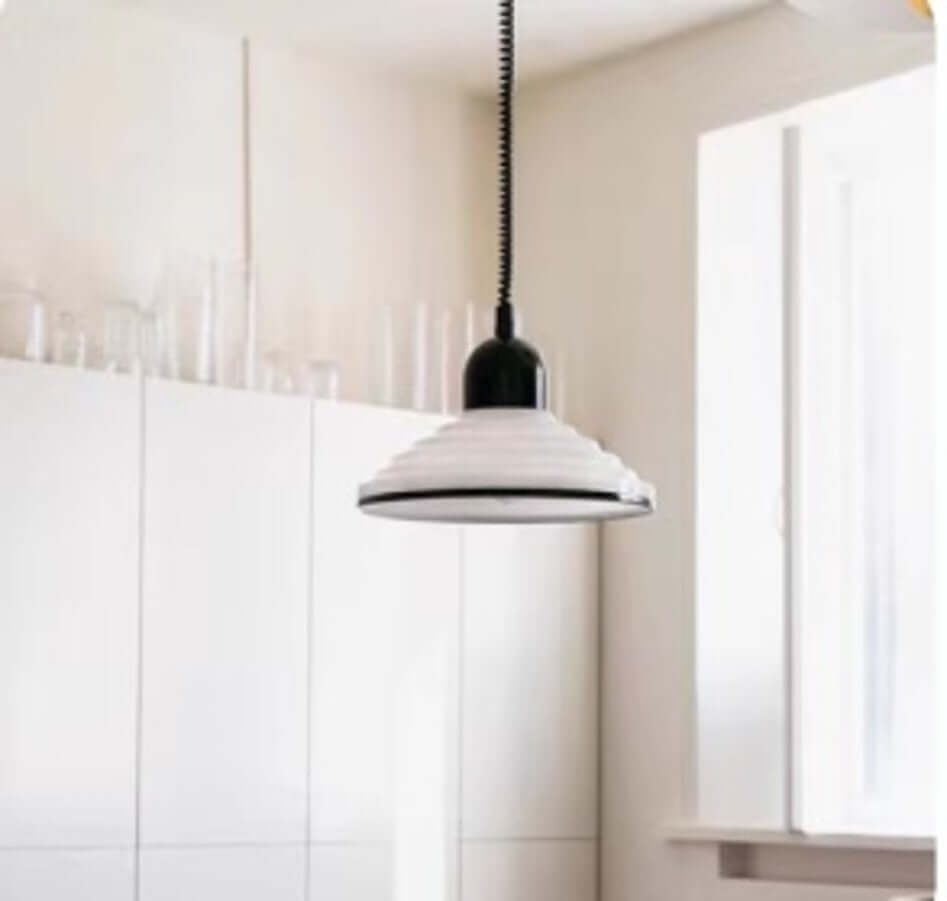 Cremefarbene Glas-Pendelleuchte
