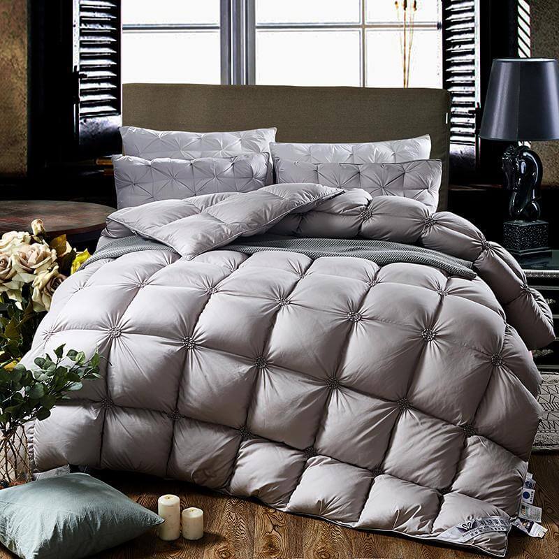 Couette luxueuse en duvet - légère et chaude