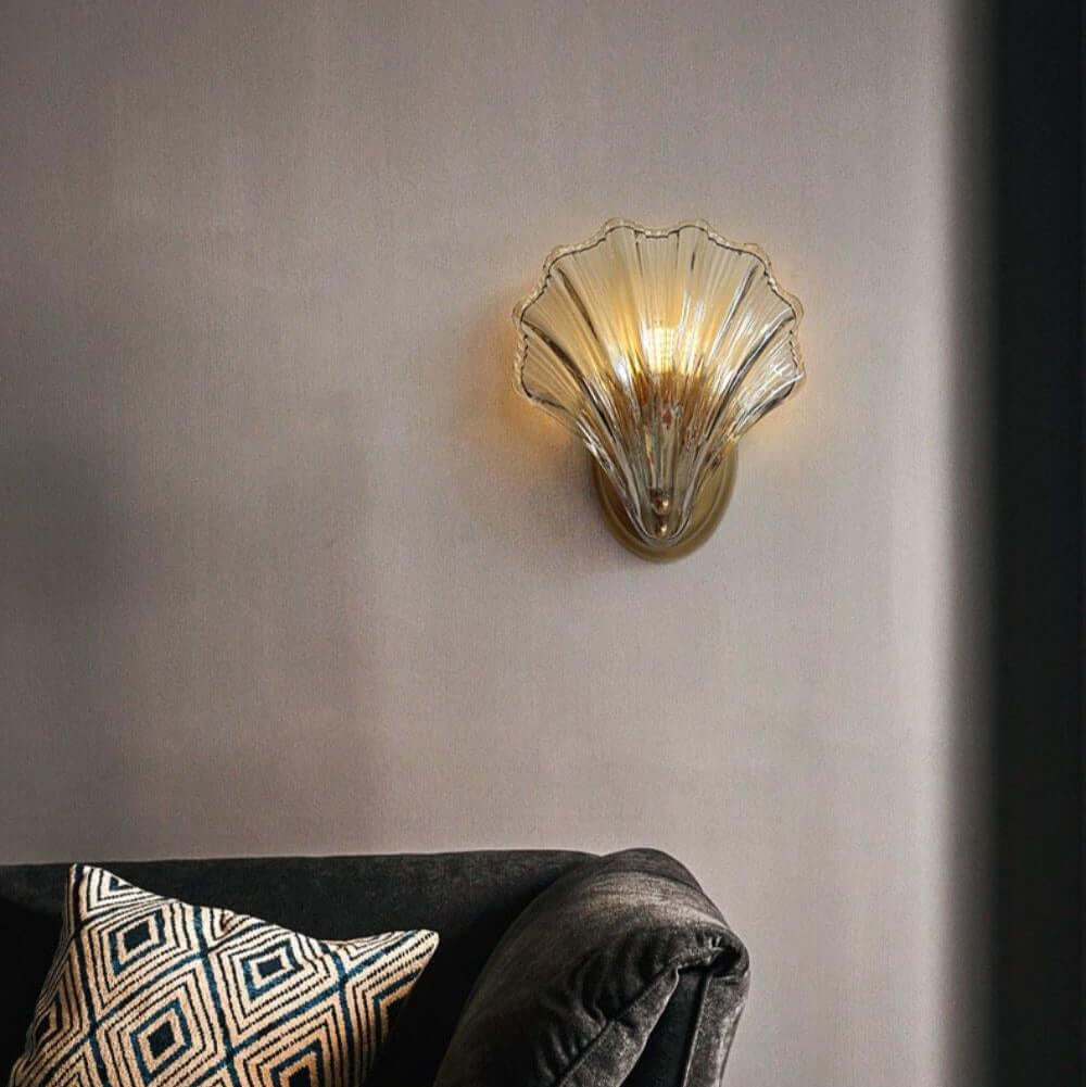 Applique murale coquillage en laiton et verre