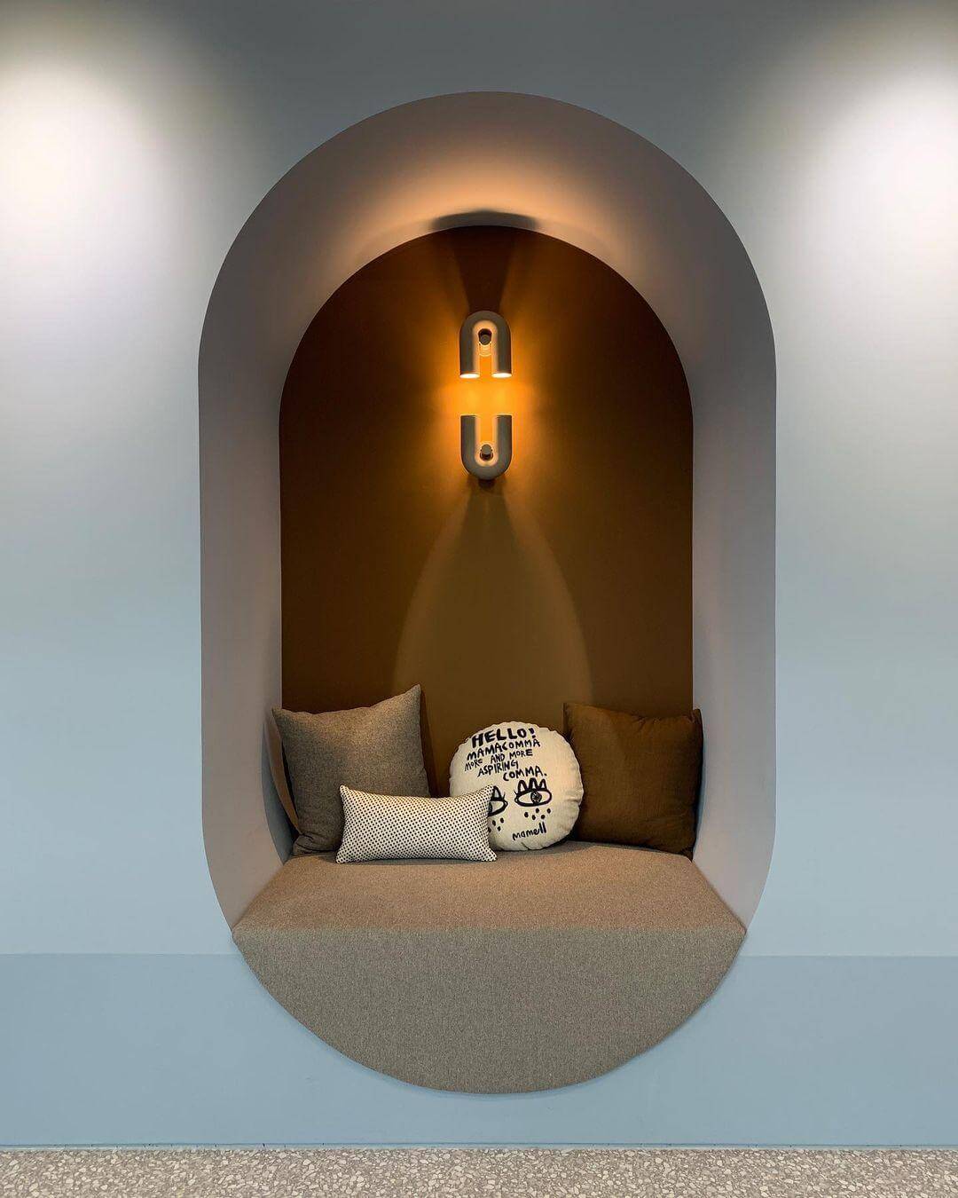 Verstellbare U-förmige LED Wandleuchte