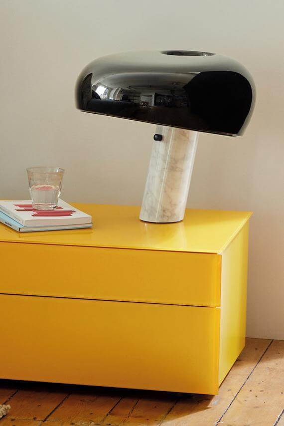 Lampe de table design en marbre