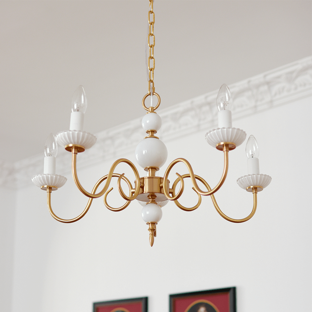 Élégant lustre en verre de couleur crème