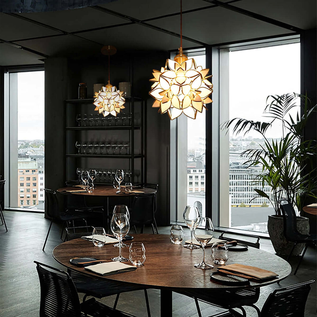 Lampe à suspension en coquillage Kapiz faite à la main