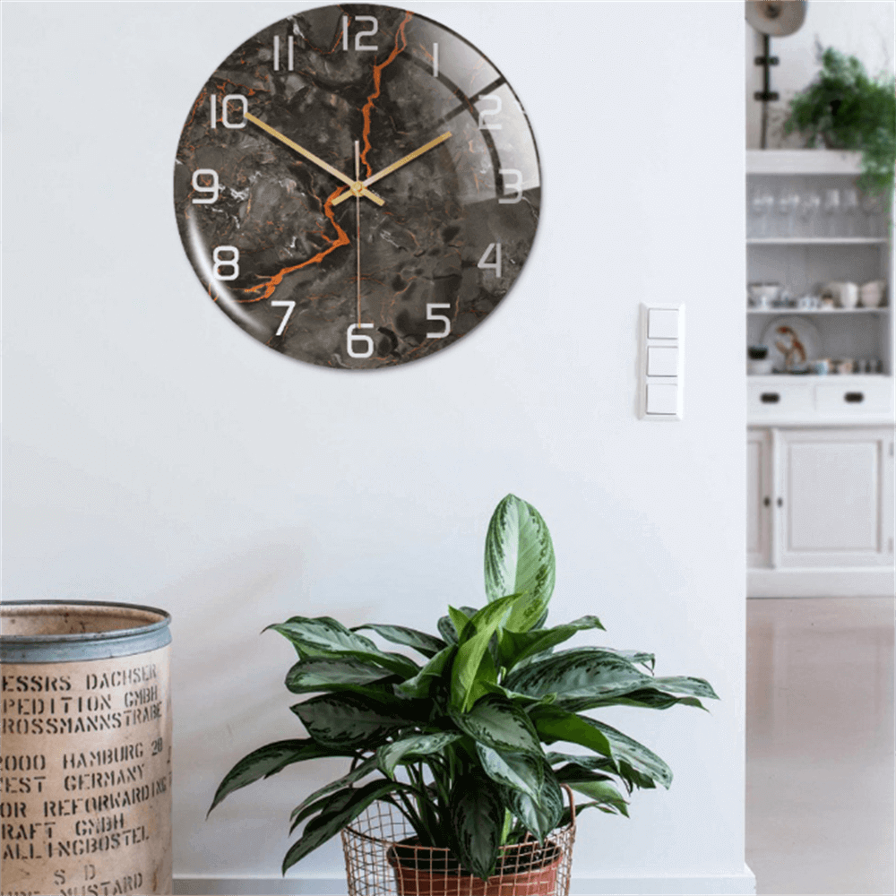 Elegante Wanduhr mit Marmor-Optik 30cm