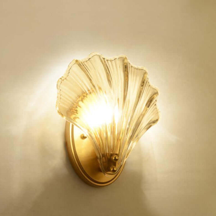 Applique murale coquillage en laiton et verre