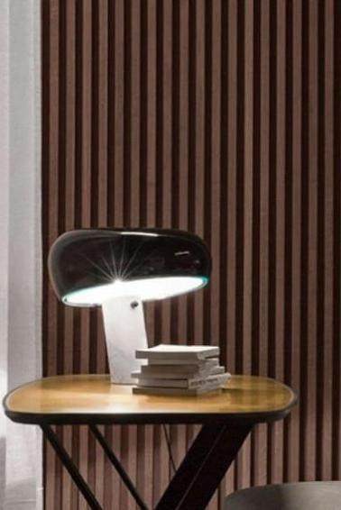 Lampe de table design en marbre