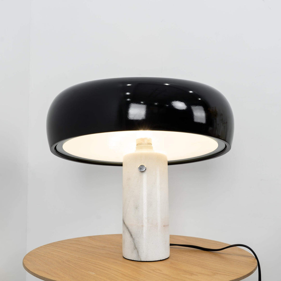 Lampe de table design en marbre