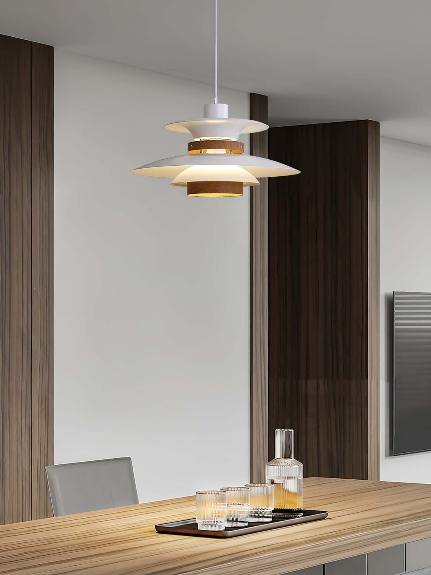 Moderne Metall-Pendelleuchte