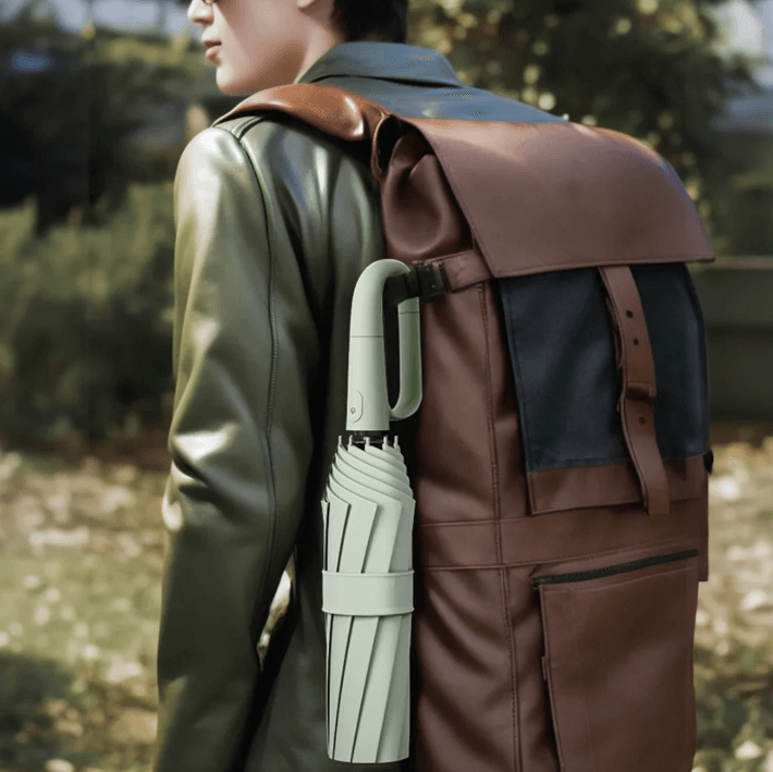 Sturmsicherer Regenschirm mit Reflektoren