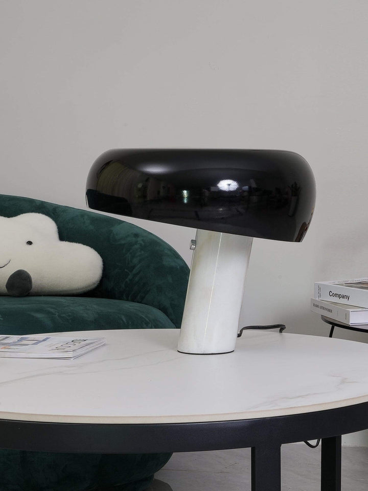 Lampe de table design en marbre