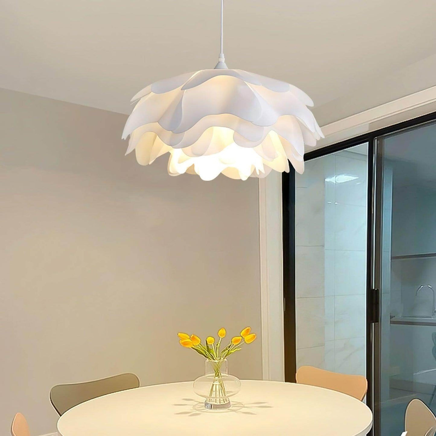 Blumenförmige LED Pendelleuchte Weiß