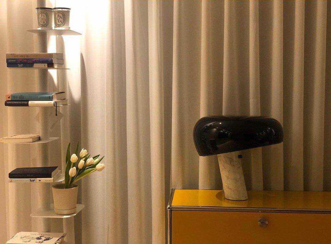 Lampe de table design en marbre