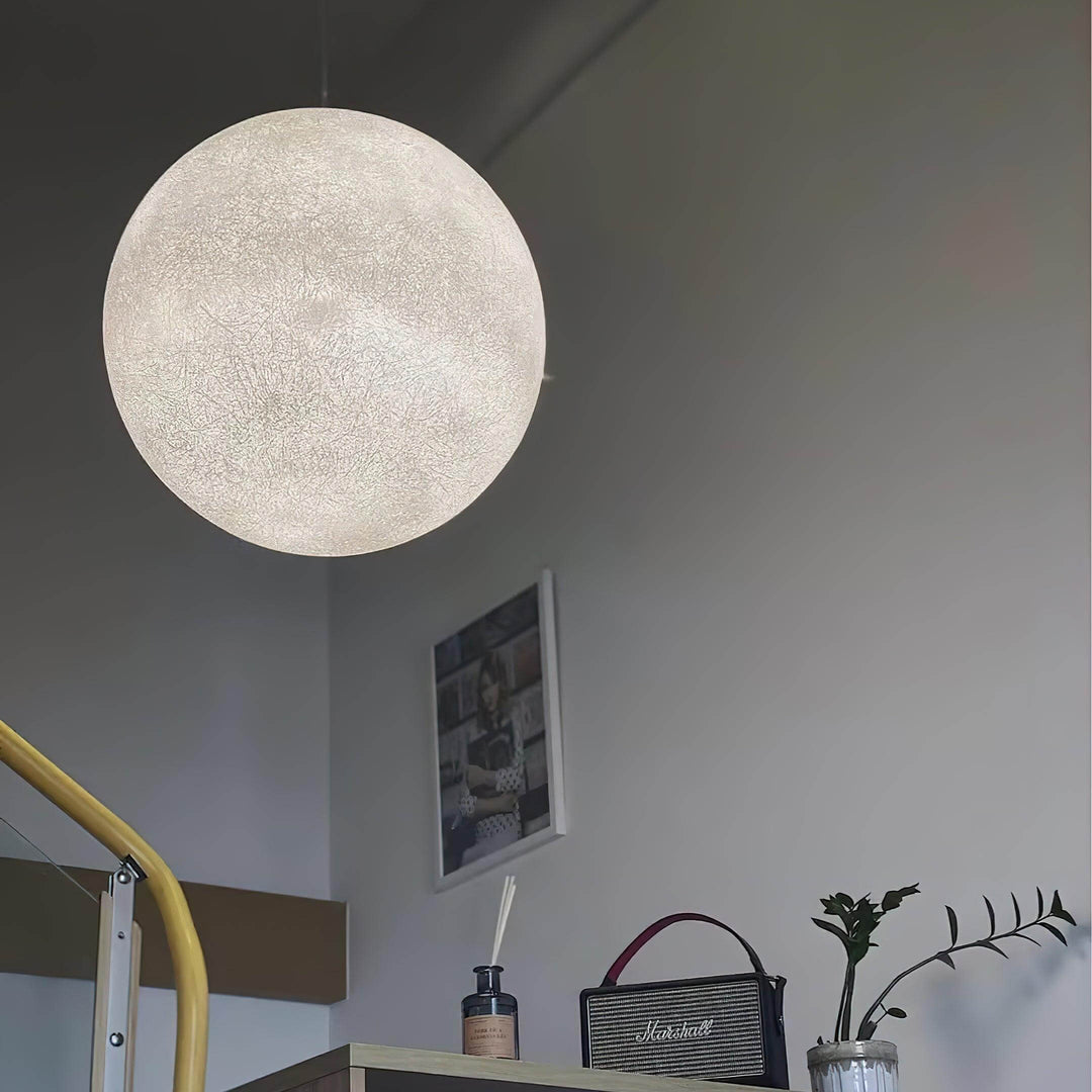 Lampe suspendue Moon au design moderne
