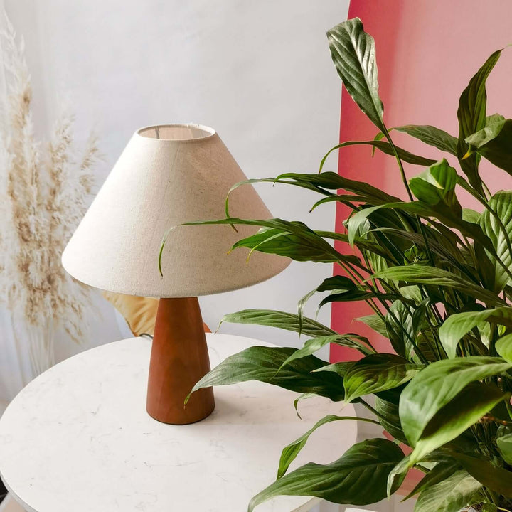 Lampe de table en bois massif de style siècle