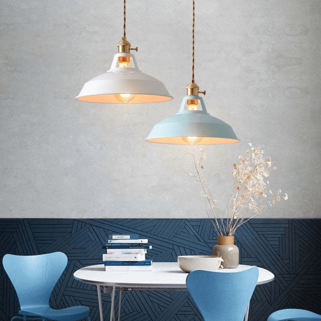Lampe suspendue LED colorée au design moderne en métal