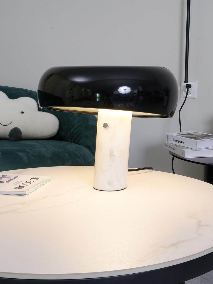 Lampe de table design en marbre