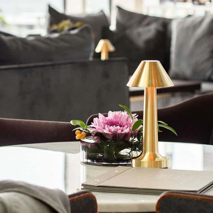 Lampe de table LED moderne à intensité variable - à piles et sans fil