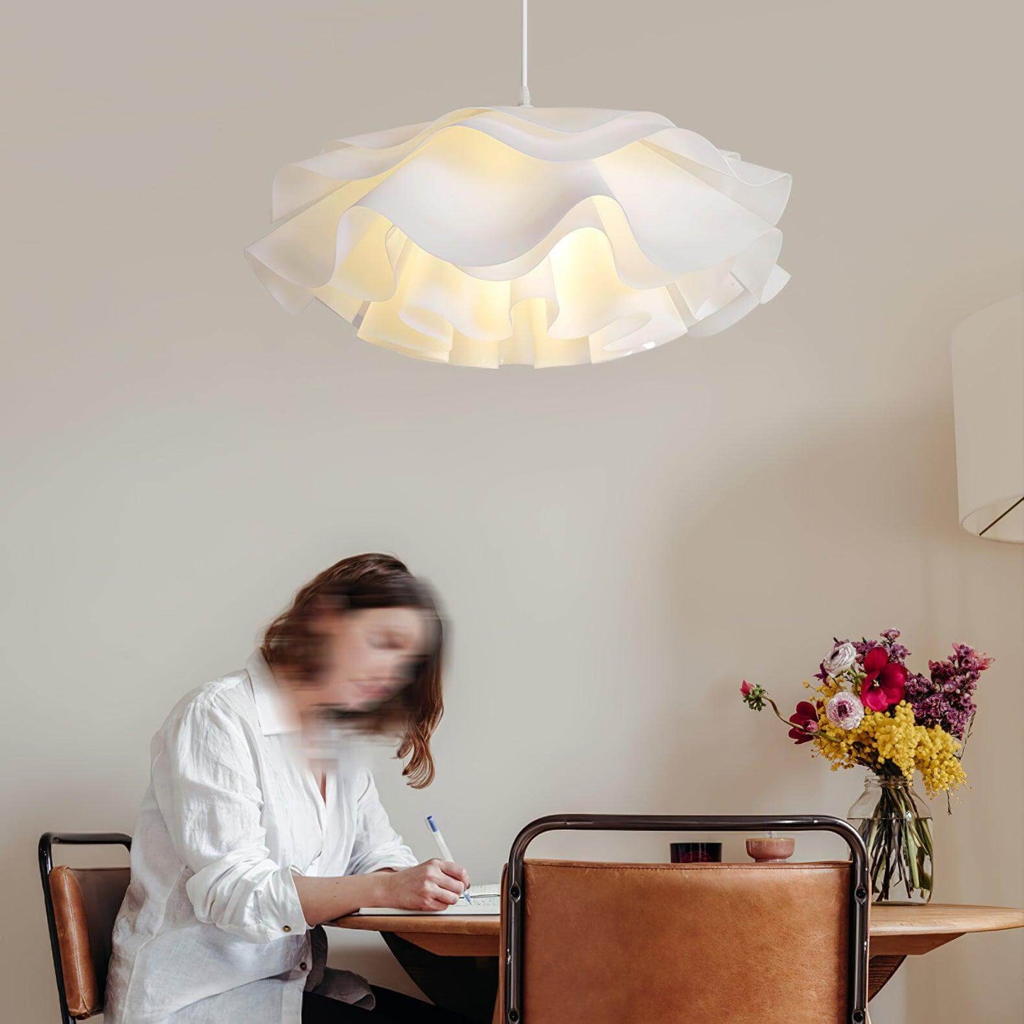 Blumenförmige LED Pendelleuchte Weiß