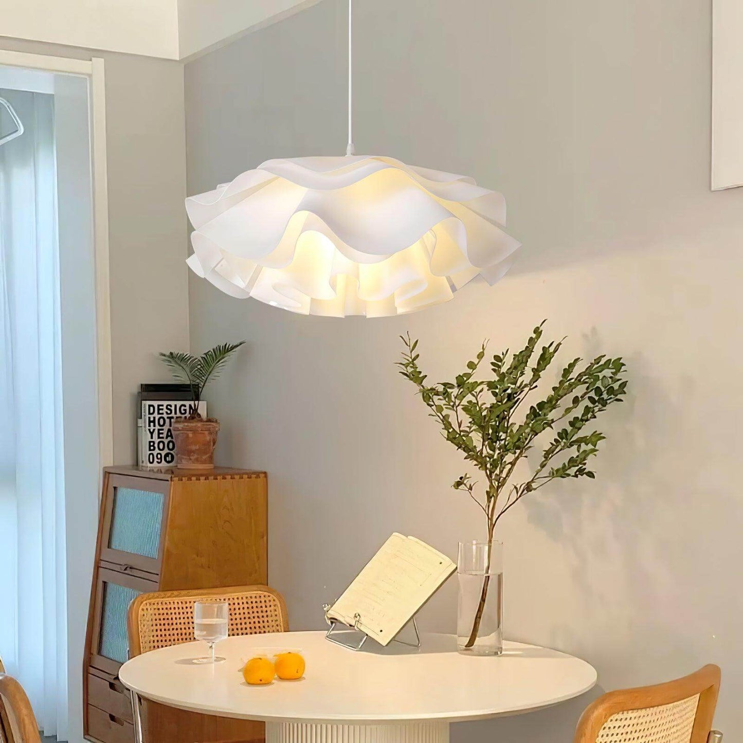 Blumenförmige LED Pendelleuchte Weiß