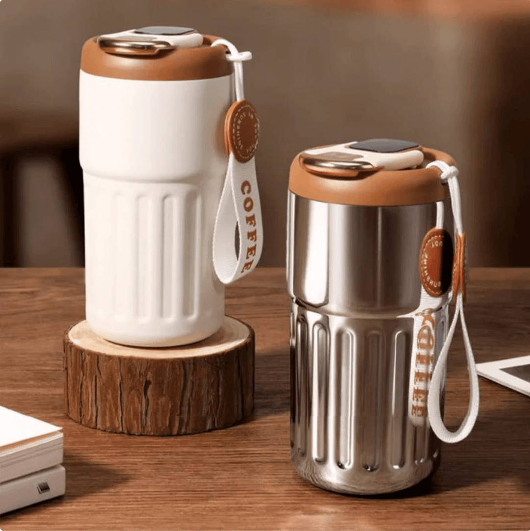 Isolierter Thermobecher mit Temperaturanzeige