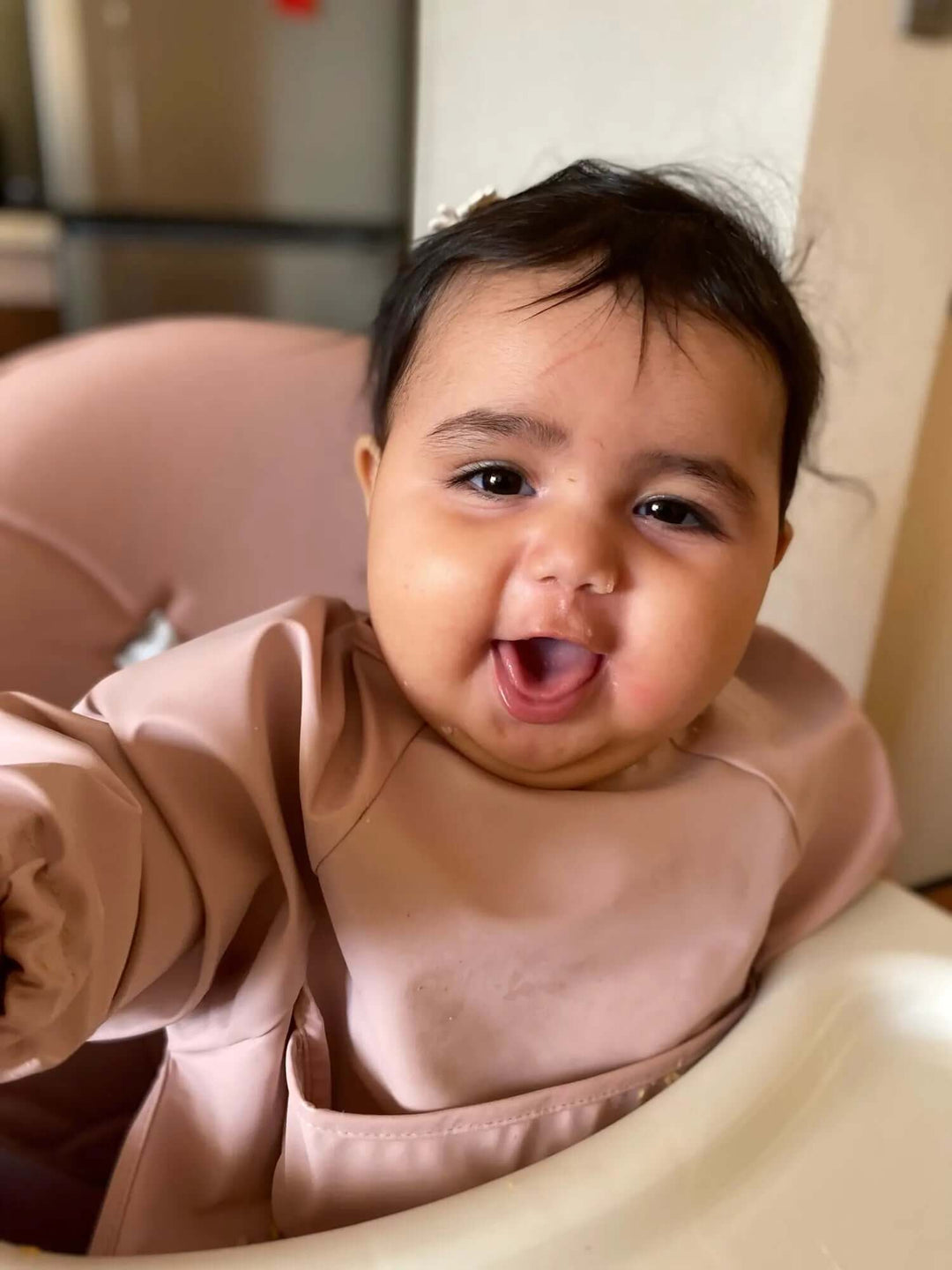 Baby-Lätzchen mit langen Ärmeln - Kleckerschutz für Babys