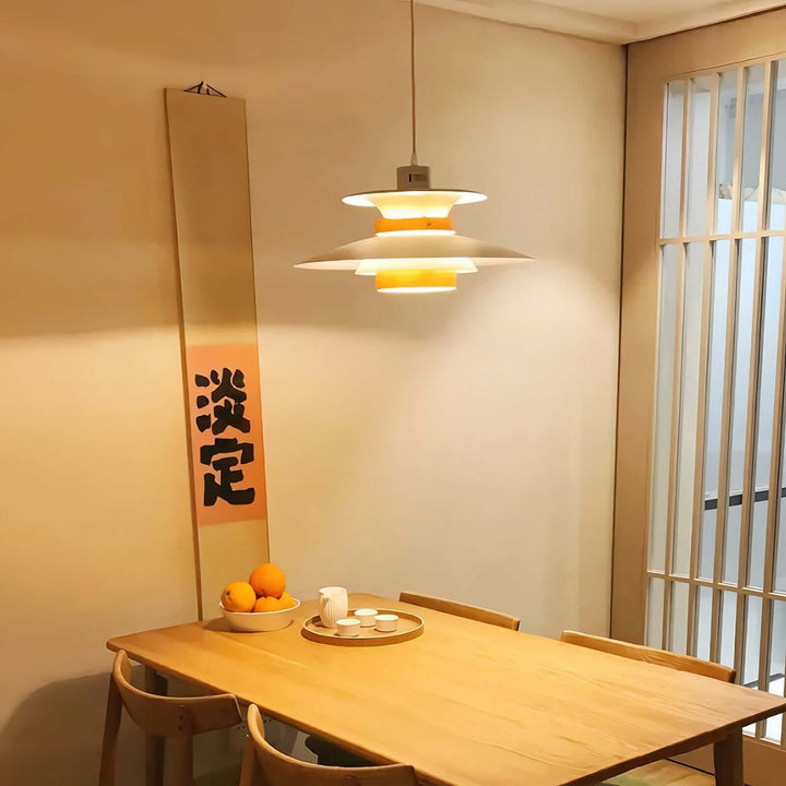 Suspension moderne en métal