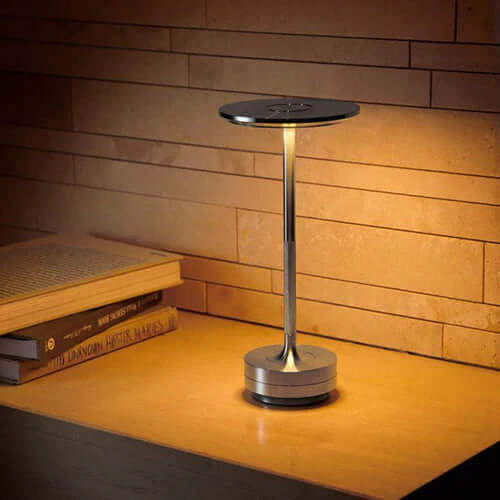 Dimmbare LED Tischleuchte, USB Akkulampe