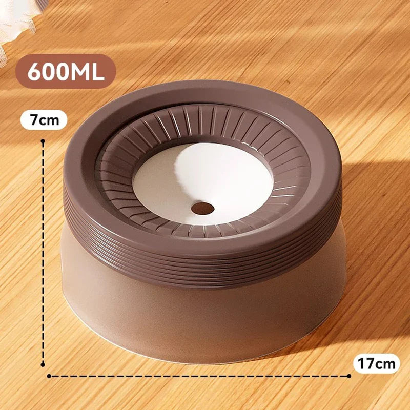 "Auslaufsicherer, rutschfester Hunde Trinknapf, modern und stilvoll, ideal für stressfreies Trinken und einfache Reinigung."