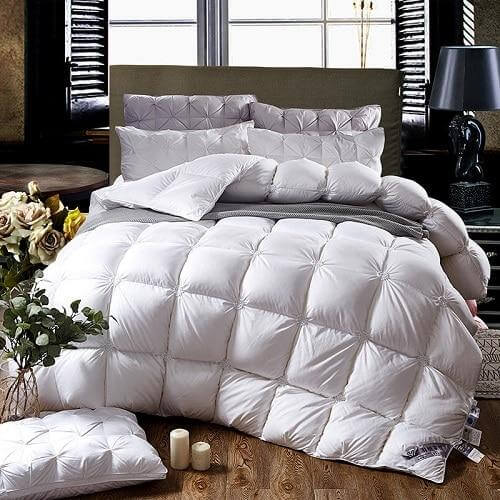 Couette luxueuse en duvet - légère et chaude