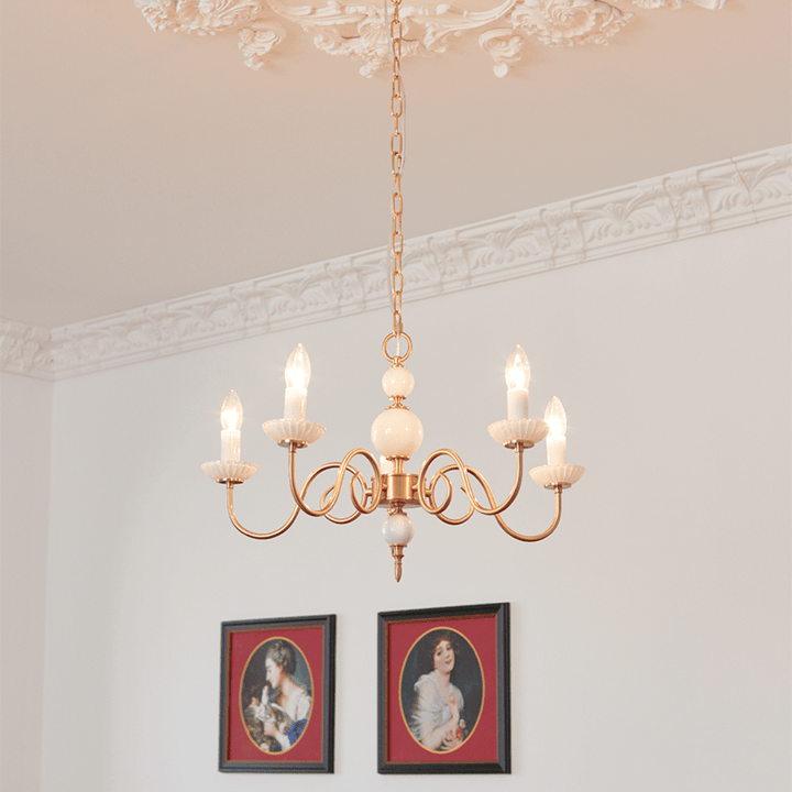 Élégant lustre en verre de couleur crème