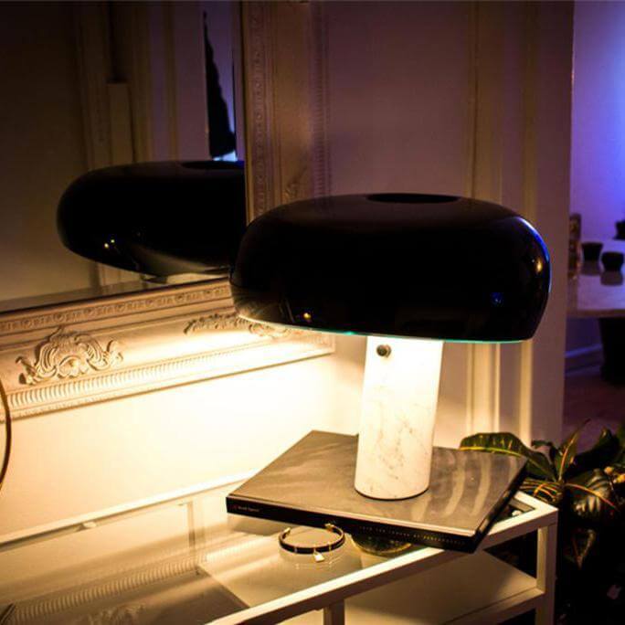 Lampe de table design en marbre
