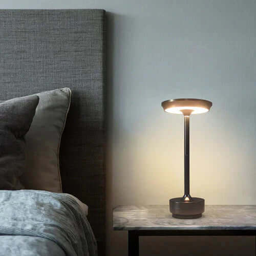 Dimmbare LED Tischleuchte, USB Akkulampe