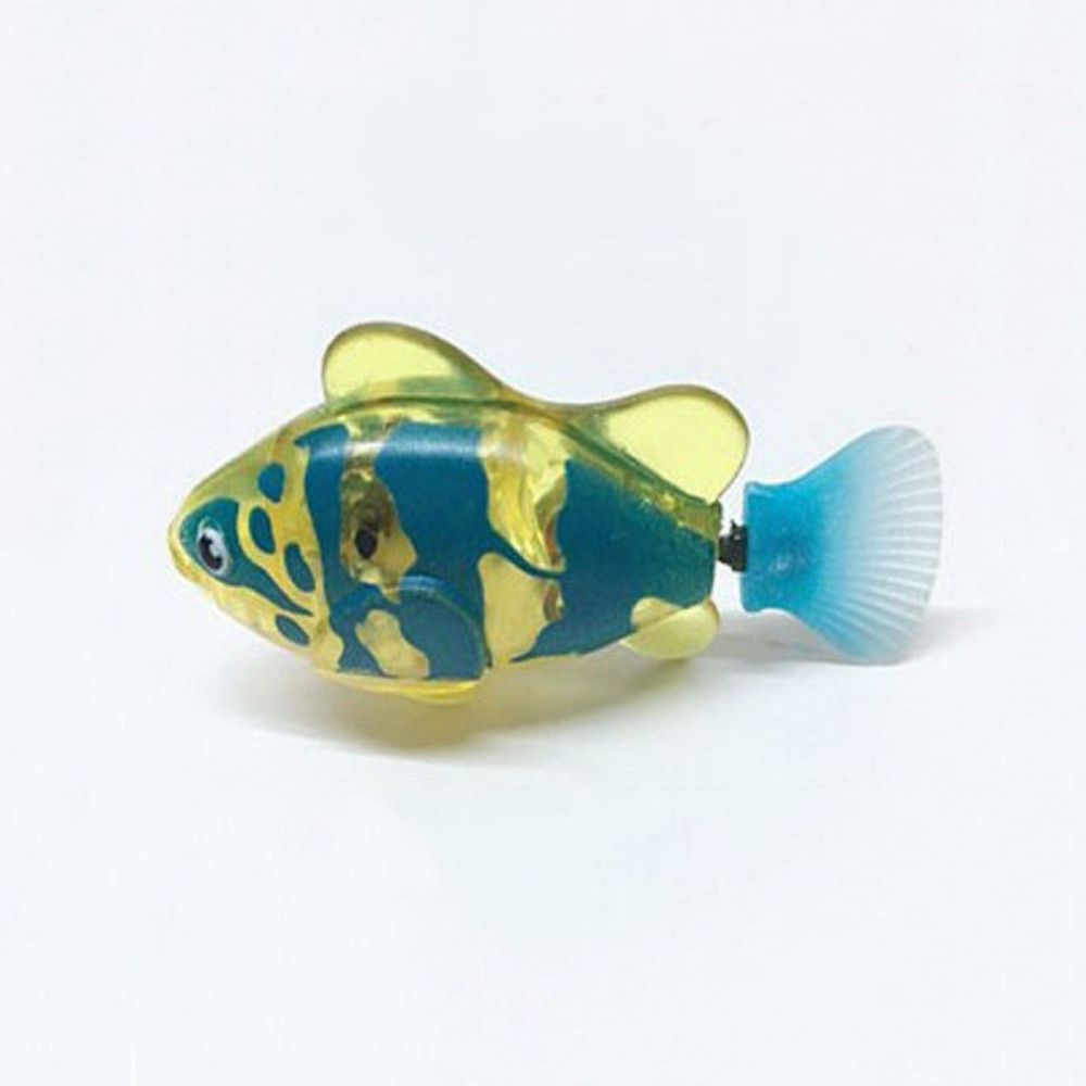 "Bunte interaktive Fischspielzeuge in Aquarium für Katzen, leuchtende Farben, realistische Bewegungen, sensorisches Spiel."