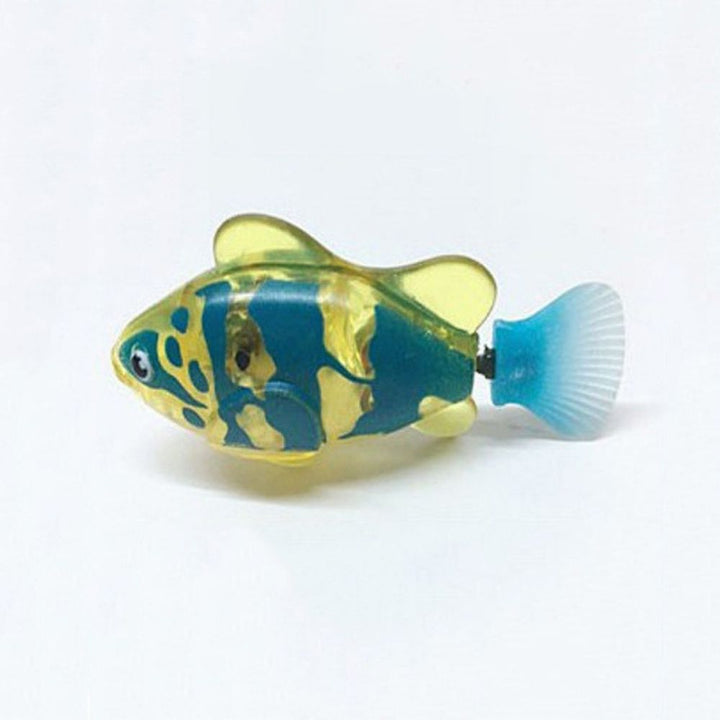 "Bunte interaktive Fischspielzeuge in Aquarium für Katzen, leuchtende Farben, realistische Bewegungen, sensorisches Spiel."