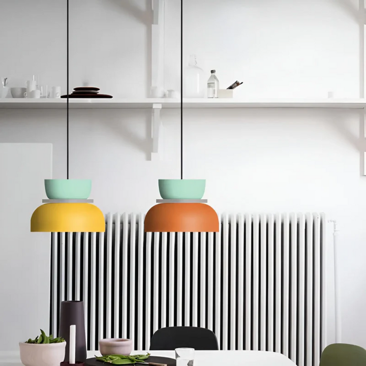"Bunte Macaron LED Pendelleuchte: Farbige, energiesparende Deckenlampe aus Metall, ideal für moderne Wohnräume."