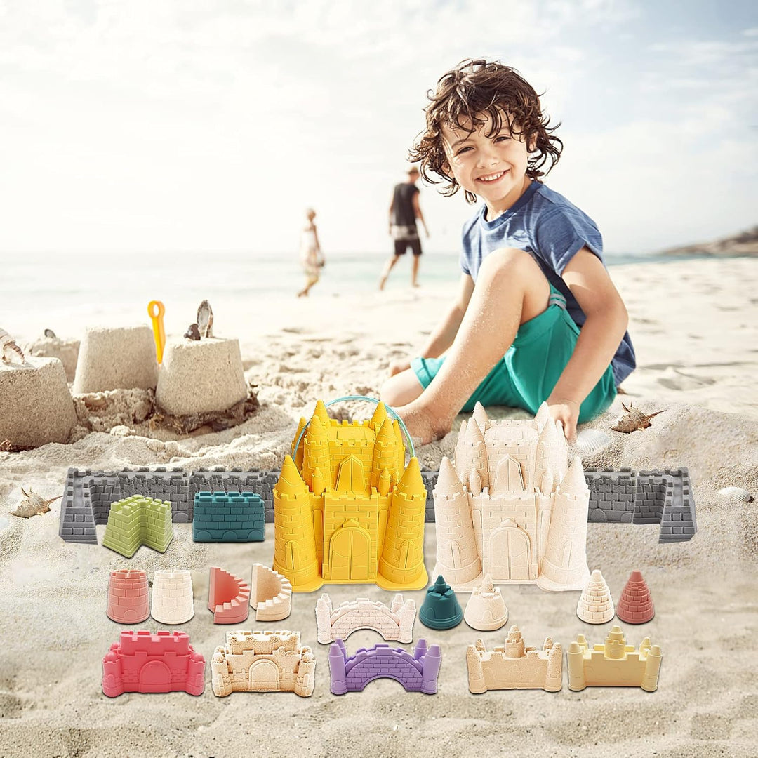 "Buntes Sandkastenspielset für Kinder mit Förmchen, Schaufeln und Gießkanne aus robustem Kunststoff, ideal für kreatives Spie